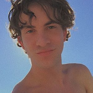 Meet your Posher, Nicholas